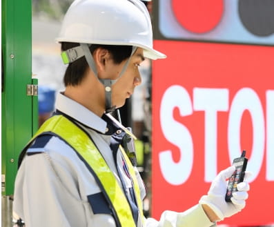 安全と円滑な交通を両立するプロの誘導